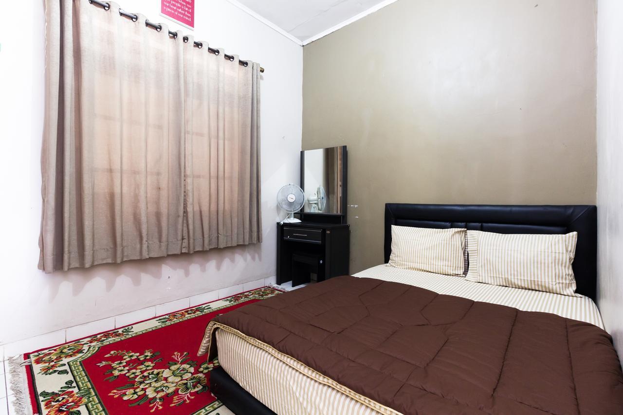 Pele Guesthouse Bandung Exterior photo
