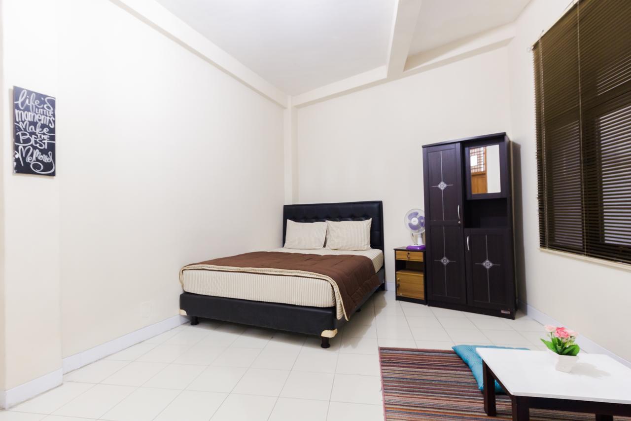 Pele Guesthouse Bandung Exterior photo